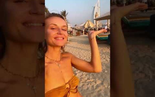 «Загорелая худышка!»: Полина Гагарина в бикини на пляже в Дубае удивила фанатов