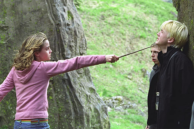 Эмма Уотсон рассказала, как влюбилась в Тома Фелтона и почему хотела уйти из "Гарри Поттера"