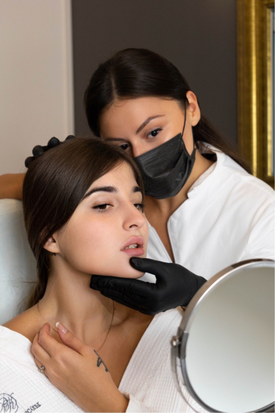 Специалисты клиники «Время Красоты» — о лучших методиках омоложения кожи